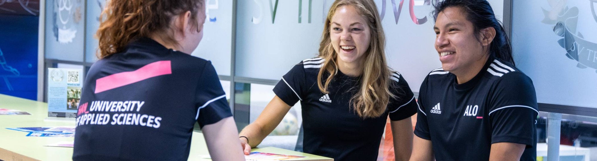 ALO-studenten zitten samen bij studievereniging Trimovere