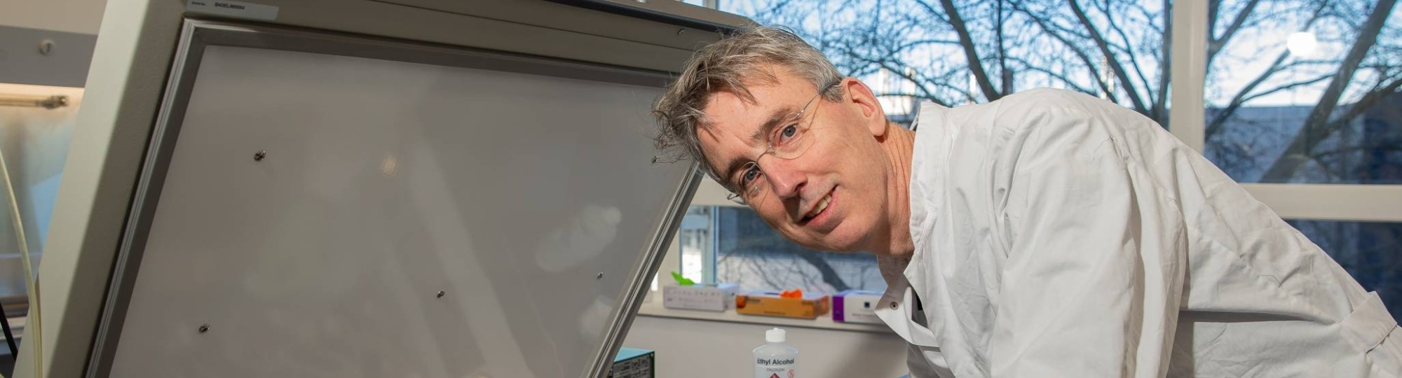CEO Koen Dechering van TropiQ houdt zich bezig met de ontwikkeling van een nieuw medicijn tegen malaria. Hij levert ook een bijdrage aan de minor Drug Discovery