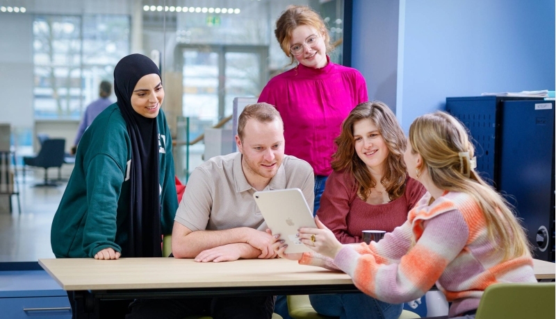 HAN Academie Educatie, Pabo, Pabo-ALO, ALPO, voltijd en deeltijd, studenten in iXperium met docent, 2024
