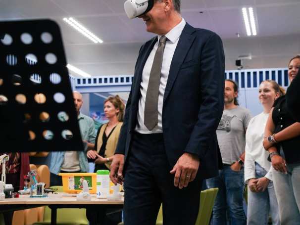 Foto's werkbezoek staatssecretaris Koen Becking aan HAN Pabo
