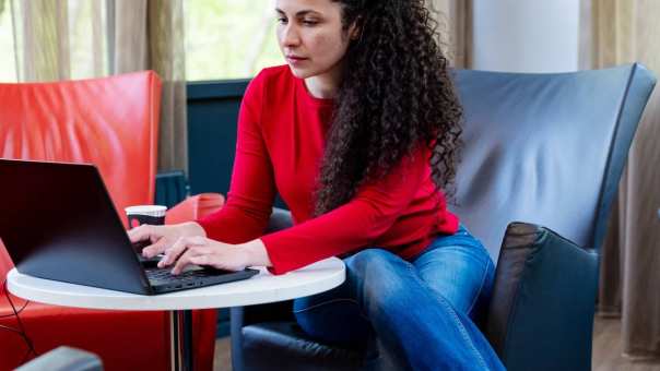 Post-hbo Bedrijfskunde, studeren, laptop, koffiecorner, Ruitenberglaan 31, 2022