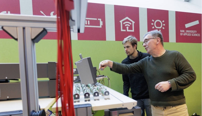 Wouter Rekswinkel en Jan Geurts van Kessel in Powerlab