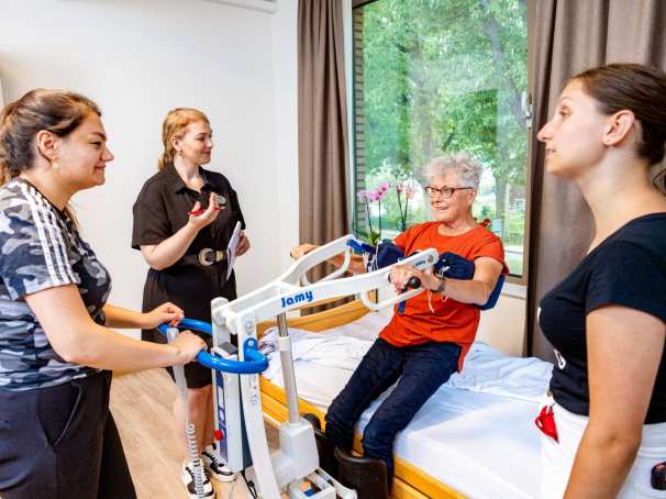 Fotoshoot vergaande samenwerking door HAN academie gezondheid en vitaliteit bij de Waalboog.