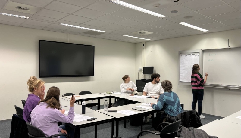 Foto bij nieuws over de Hackaton met studenten van de minor Samen Sterker