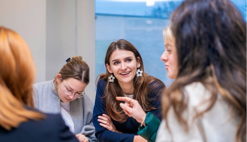Studenten Pedagogiek deeltijd in overleg