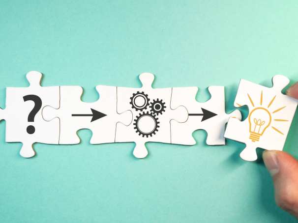 Communicatie bij veranderingen. Puzzelstukjes leggen. proces
