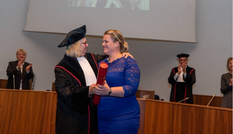 Marieke Rothuizen-Lindenschot samen met haar promotor