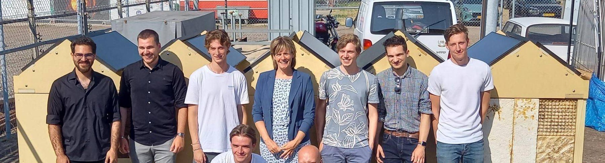 In het bijzijn van Gelders gedeputeerde Helga Witjes onthulde een groep HAN-studenten Werktuigbouwkunde (WTB) en Industrieel Product Ontwerpen (IPO) op 15 juni 2023 de 3.0 versie van InfraWall, een modulair biobased geluidscherm.