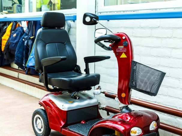 Rollator in gang wijkatelier