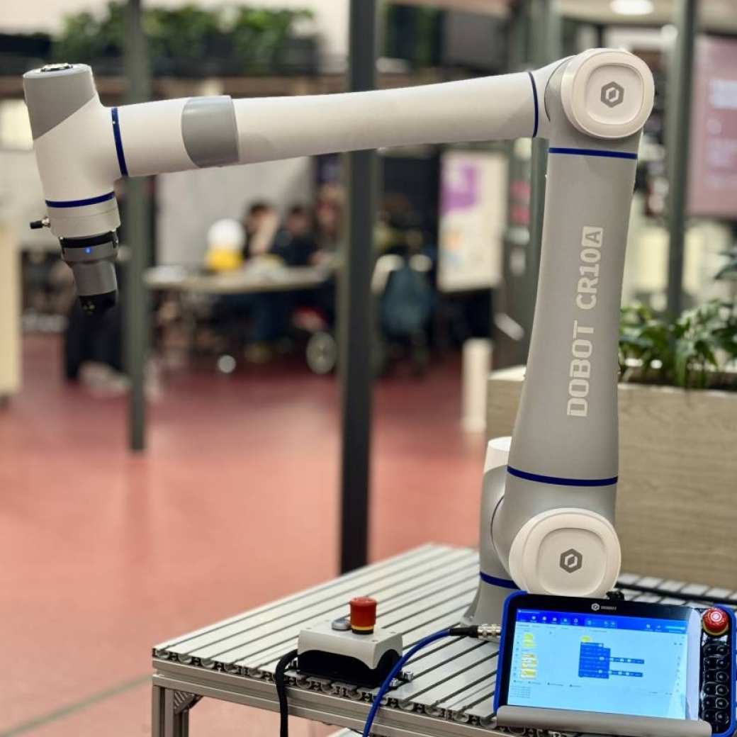 Cobot DOBOT bij USAC