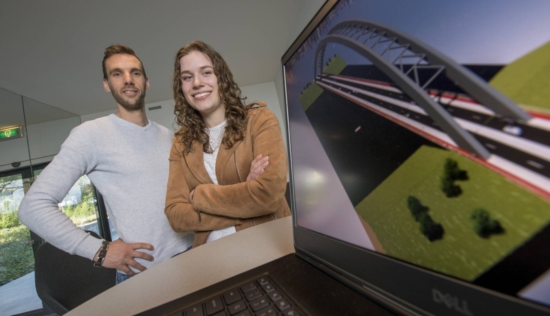 Niek Pouwels, specialist civiele techniek bij Ingenieursbureau ABT Velp en Arlinde Daanen, HAN-student minor Creatief Construeren