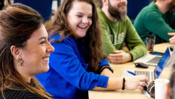 AMM LLO studenten hebben lol tijdens de les