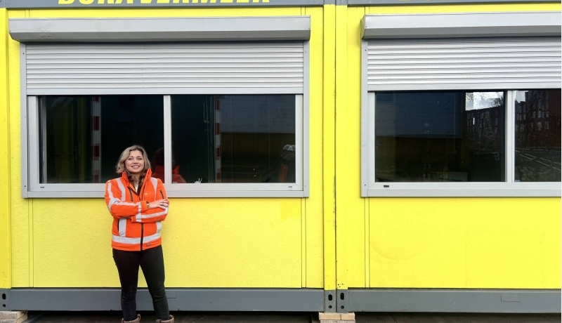 Portret van deeltijd student Civiele Techniek Farnaz Amini