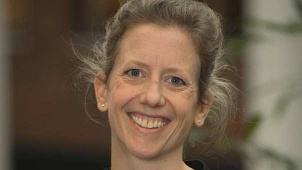 Dinja van der Veen- gastspreker PZW presenteert