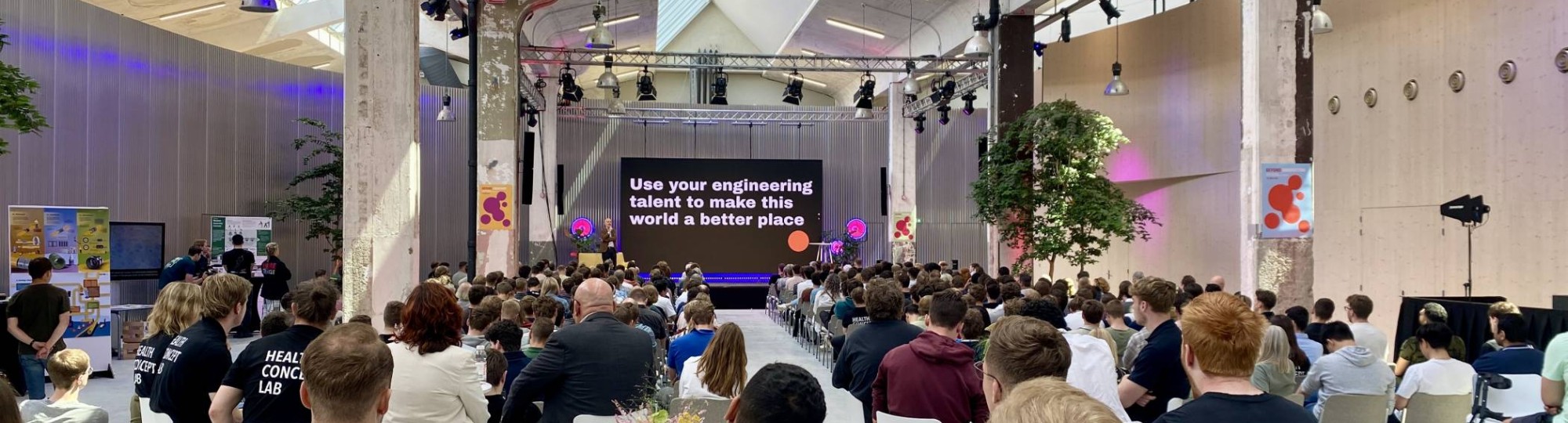 Foto van een presentatie op het IPKW bij Act Eventstudios