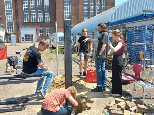 Testen van fundering met Daan, Timo, Gert-Jan, Jeroen en Manon