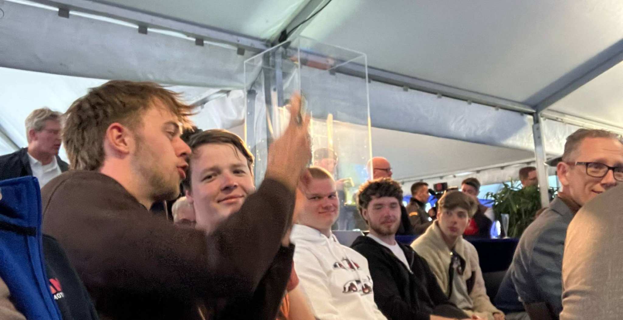 Vrijdag 16 april waren semester 6 studenten van HAN Automotive en hun docentcoach op uitnodiging van Ten Kate Racing aanwezig tijdens het WK Superbike op het TT-circuit in Assen. Het was een geweldige ervaring!
