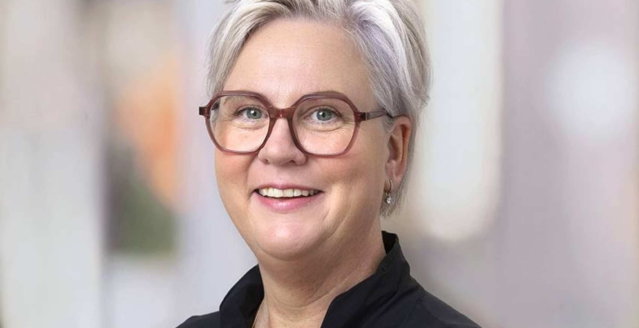 Een portretfoto van Rosan Derksen-Vermeulen.