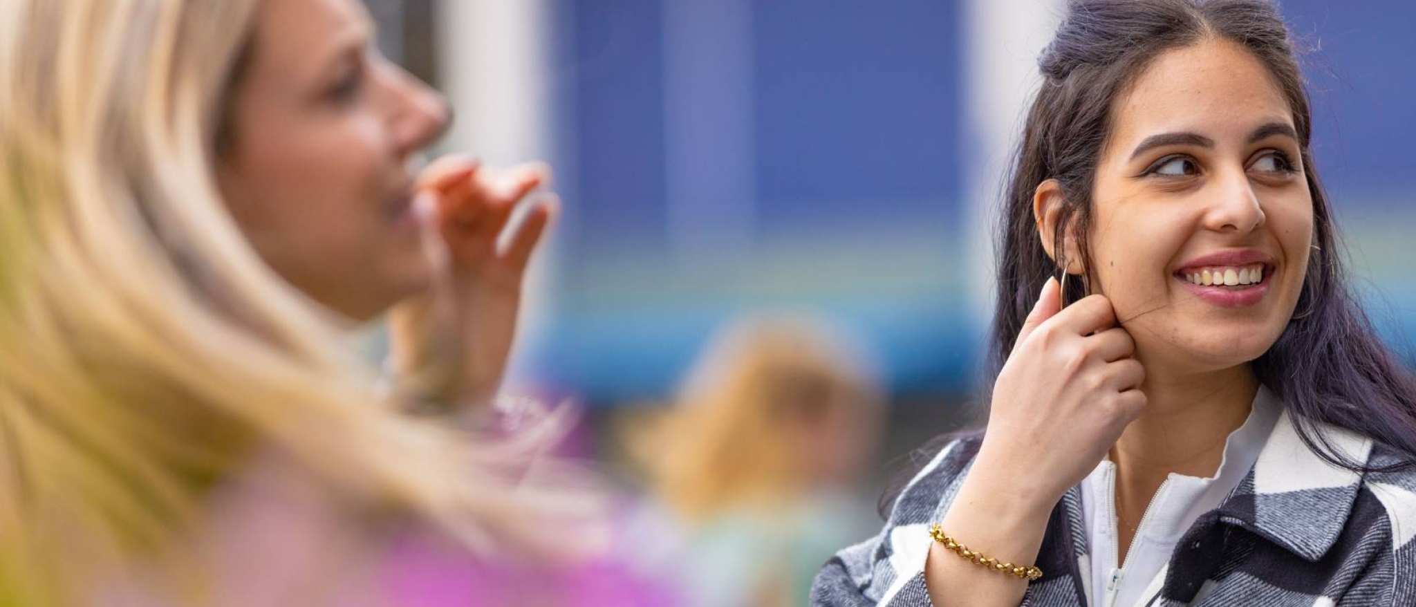 AFEM_studenten-buiten-plein-arnhem-0314_2023