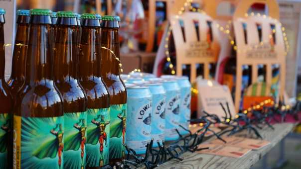 Een sfeershot van bier dat verkocht werd op de HAN Kerstmarkt 2022.