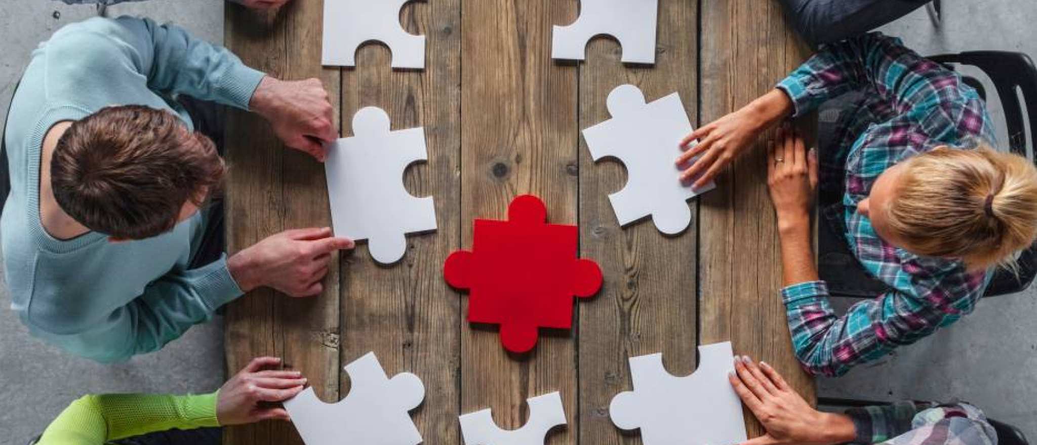 Overleg meedenksessie puzzelstukken