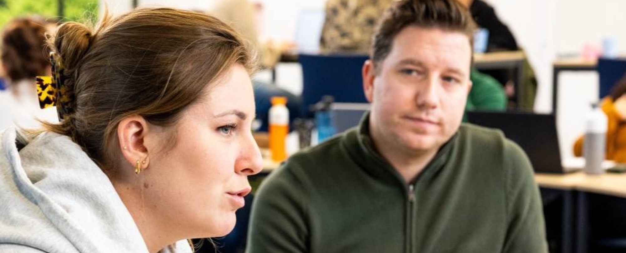 AMM LLO studente Lot licht iets toe aan medestudenten