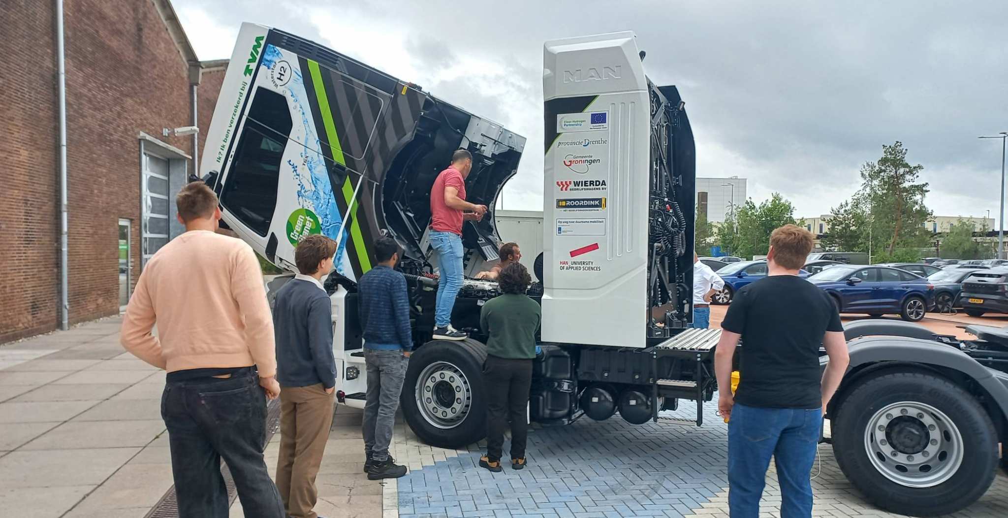 Toelichting bij MAN hTGX waterstoftruck op HAN@Connectr
