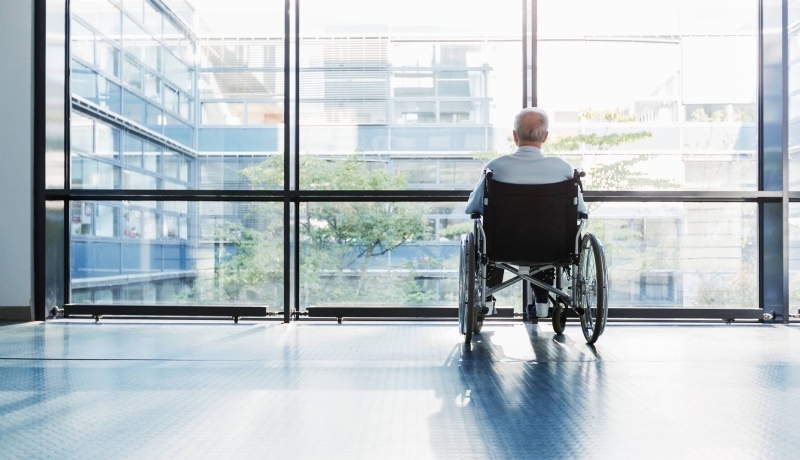 Kwetsbare oudere man met cognitieve problemen en zorgmijdend gedrag