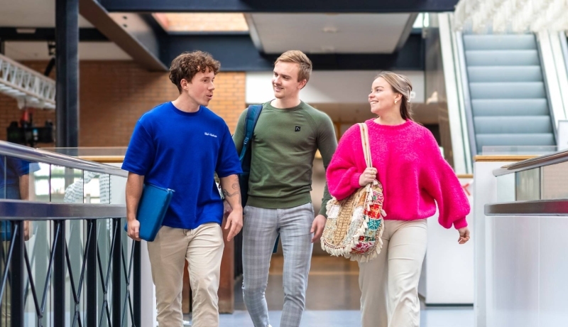 Studenten zorg en welzijn werken samen tijdens de minor Samen Sterker