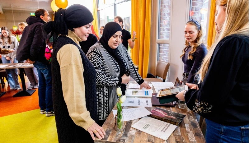 Labs en Werkplaats wijk Lindenholt-studenten-professionals en burgers aan het werk
