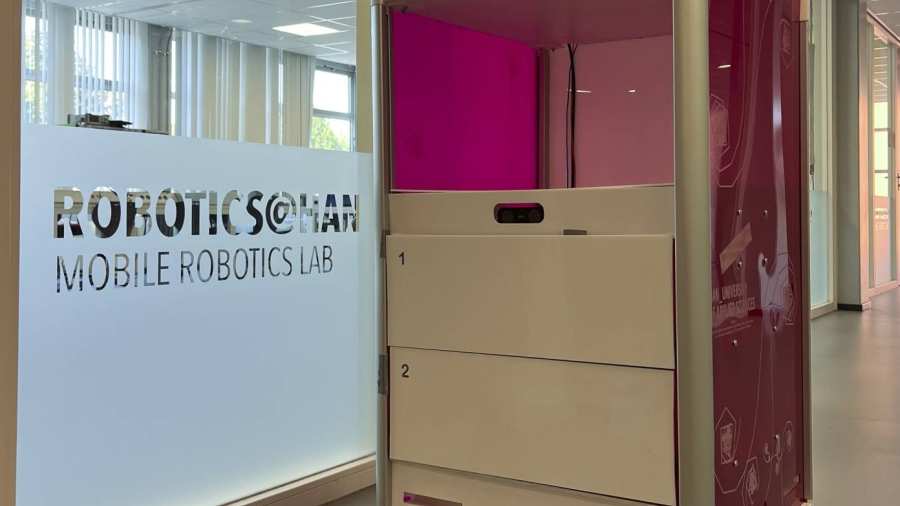 Sociale Zorgrobot ontwikkeld door HAN studenten
