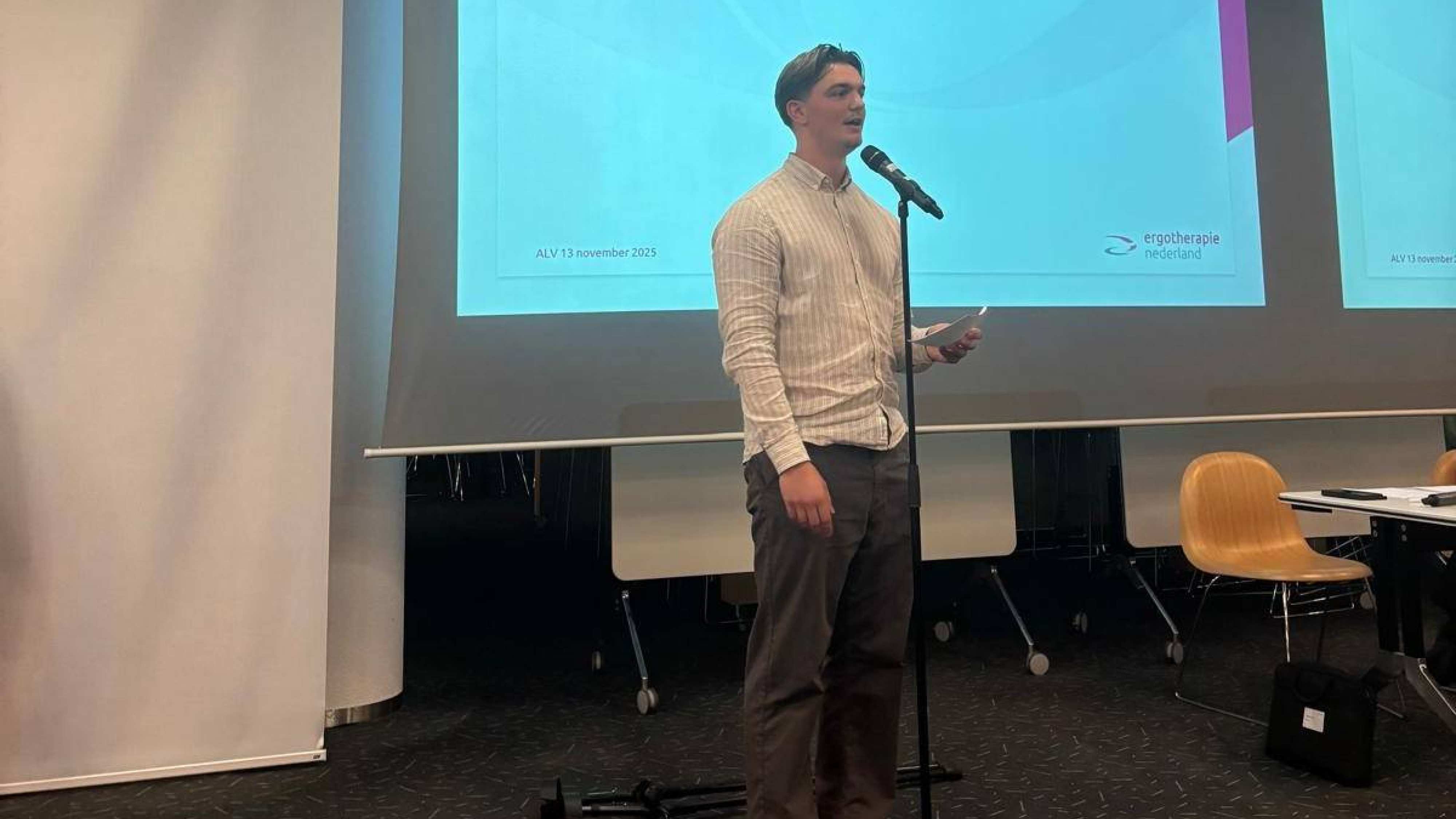 Jonas Palland-presenteert project tijdens jaarlijkse verkiezing hbo Ergotherapie prijs