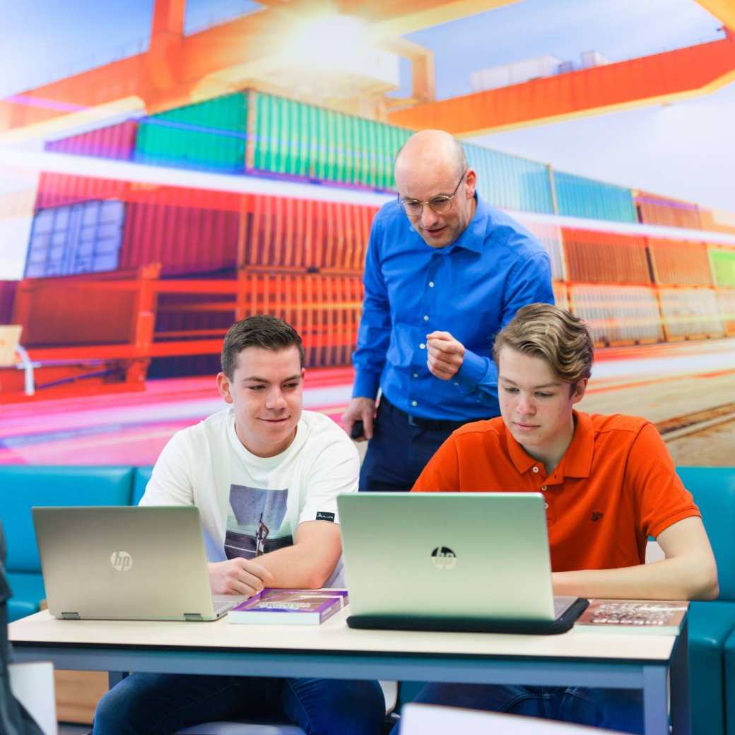 Studenten Logistiek aan het werk