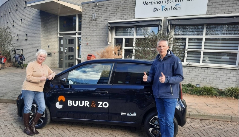 BuurtcongiÃ«rge bij de buurtauto voor het project Buur & Zo 