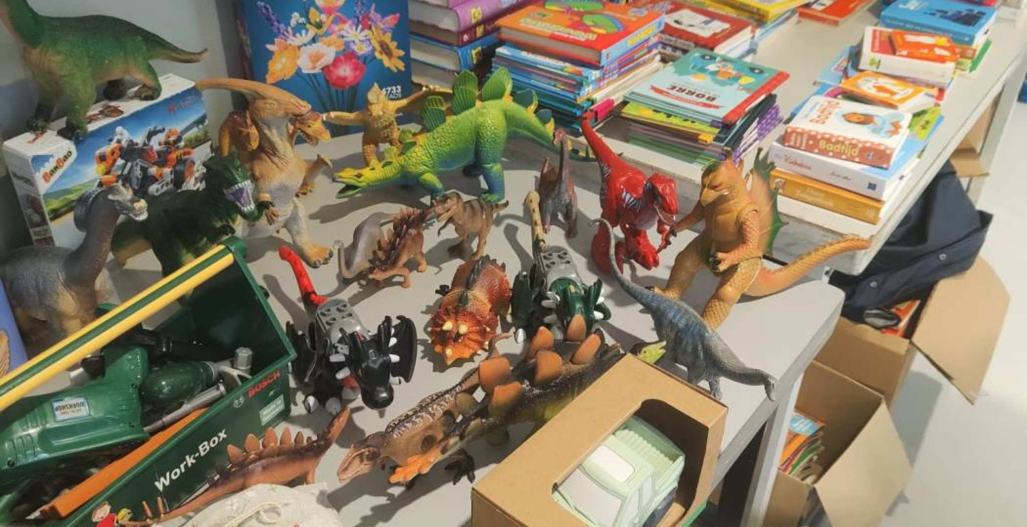 Speelgoedmarkt georganiseerd op Green Friday waarvoor medewerkers van de HAN speelgoed hebben ingezameld om aan kinderen uit gezinnen met wat minder te besteden te doneren.