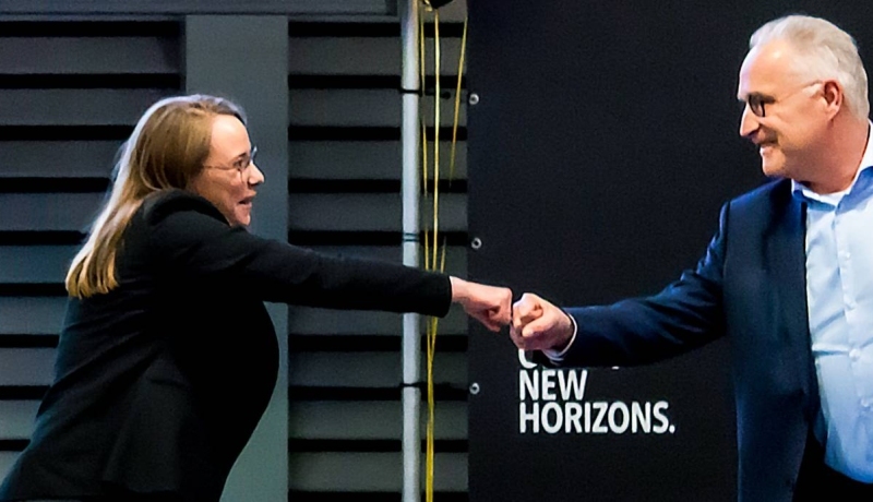 martine-robbersen-van ginkel-en-willem-van-dijk-diplomauitreiking