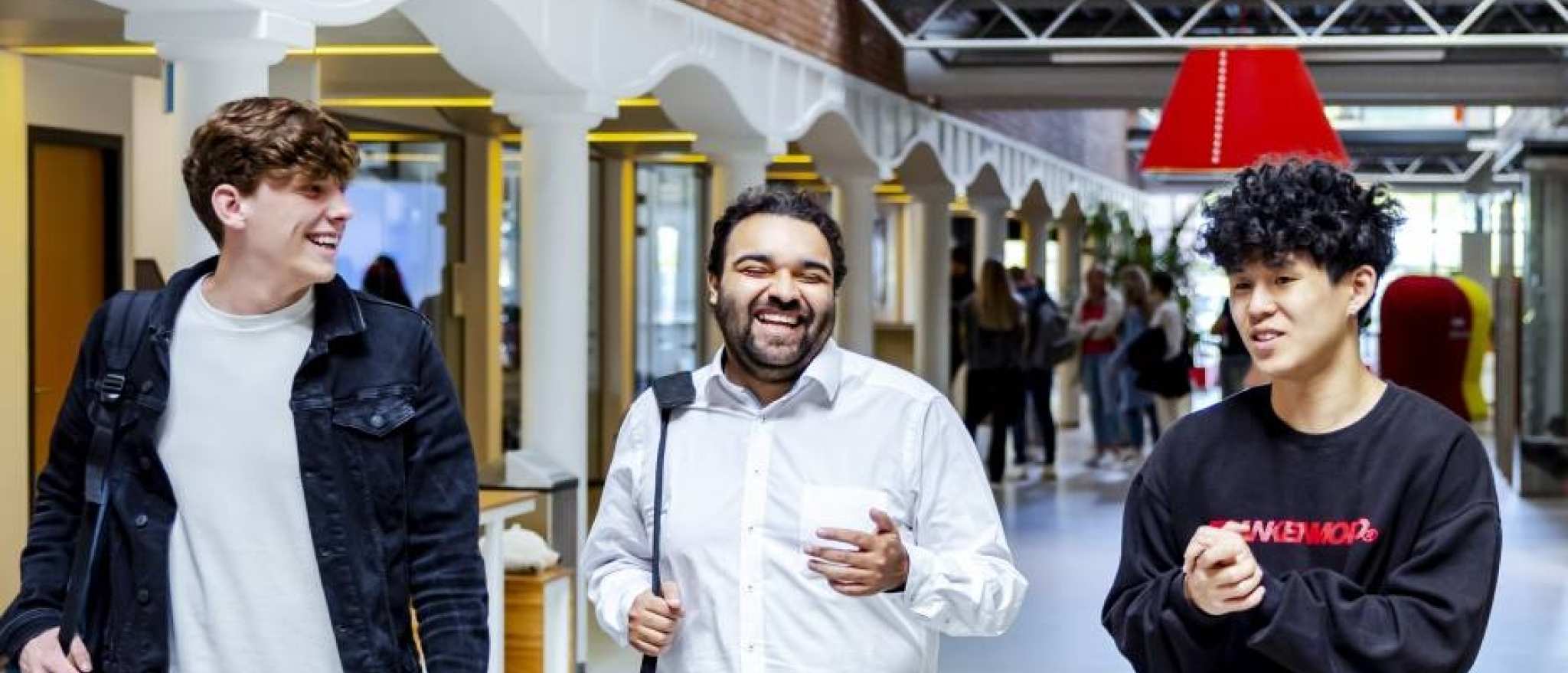 Studenten in ISB Basecamp