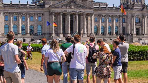 studenten op excursie tijdens de opleiding