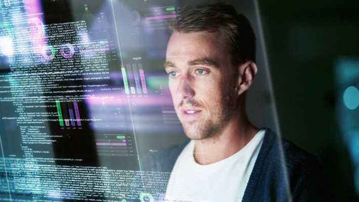 Manager aan het werk met data