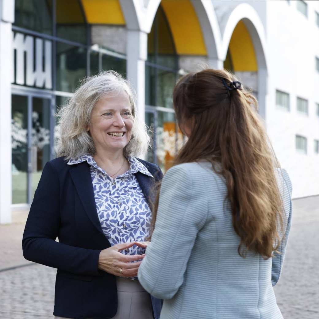 Deelnemers master Human Capital Innovatie in gesprek met elkaar
