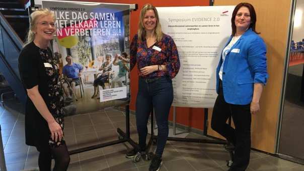 Voor het project Evidence 2.0 worden meerdere personen geïnterviewd; zij zullen op de HAN website worden geplaatst. Deze foto is van het symposium Evidence 2.0. Alleen de voornamen noemen s.v.p!