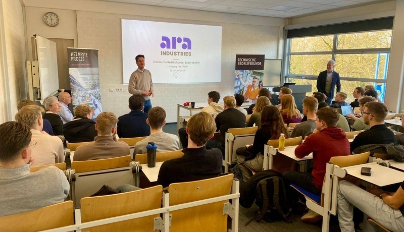 Gastspreker Frank te Hennepe van ARA Industries. Zijn ervaring en inzichten over èn de beschrijving van kansen in de maakindustrie gaven studenten Technische Bedrijfskunde (TBK) een verfrissende kijk op de praktijk en de rol van een technisch bedrijfskundige. 