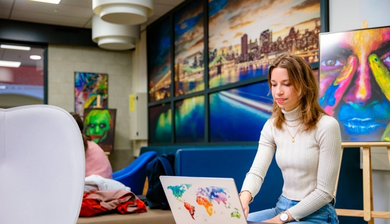 Zoe Petstra AD student Online marketing & sales, omscholer