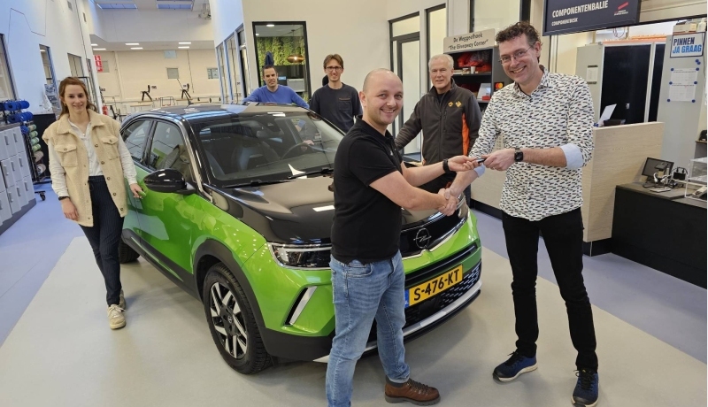 HAN Automotive heeft een Opel Mokka-e ontvangen vanuit partner NRF met als doel om met deze moderne elektrische auto onderzoek te doen binnen het hbo onderwijs.