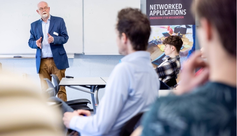 René Bakker geeft een toelichting over de Digital Twin tijdens HAN Unexpected