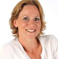 Portretfoto van docent Mirthe Doppenborg 