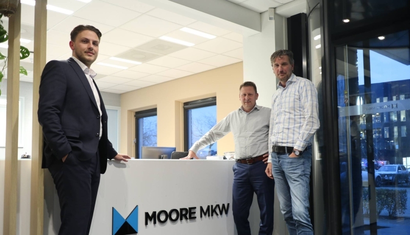Brian en Alexander van Moore MKW en Fred van de HAN op locatie mij Moore MKW in Doetinchem.