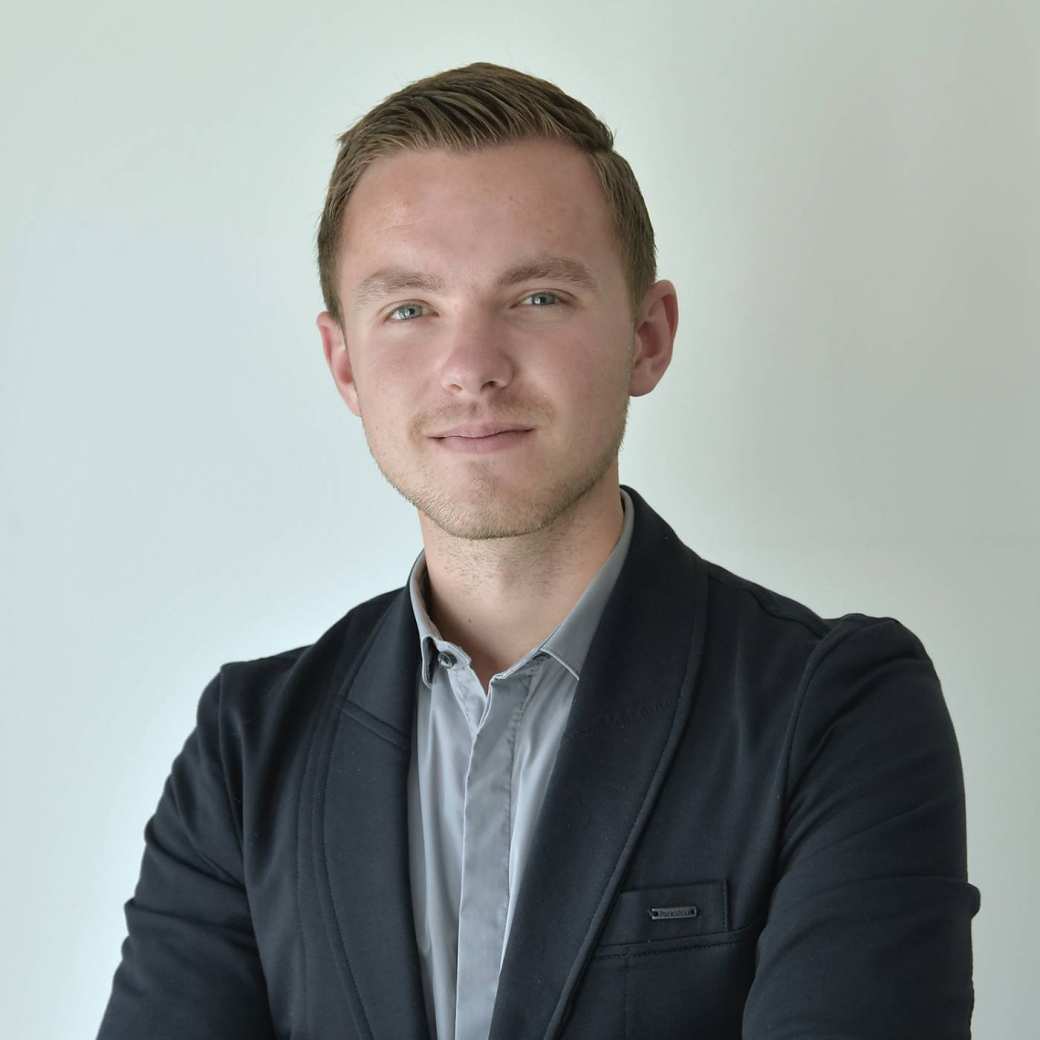 Portret van Timon Schumacher oud student HAN Finance, Tax and Advice