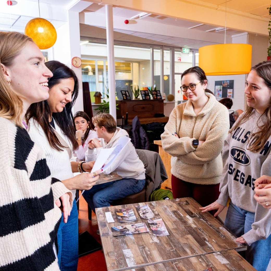 Labs en Werkplaats wijk Lindenholt-studenten-professionals en burgers aan het werk