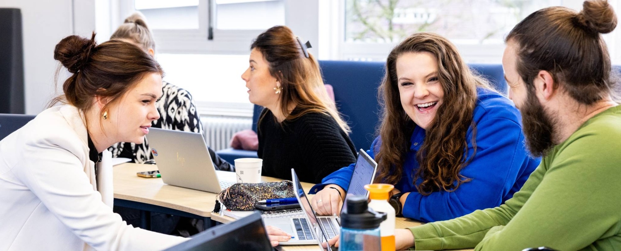Studenten Ad Management in de Zorg in de les